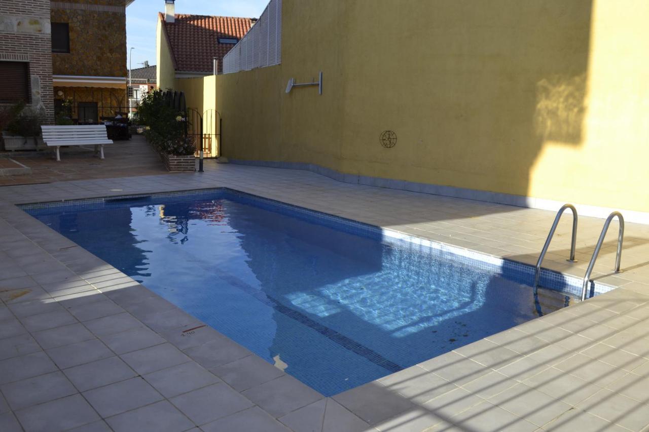 Apartamentos "Casa Rural De Aldea" Aldea del Fresno Екстериор снимка