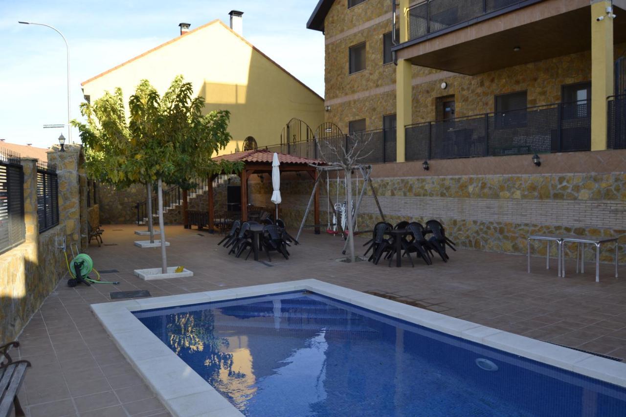 Apartamentos "Casa Rural De Aldea" Aldea del Fresno Екстериор снимка