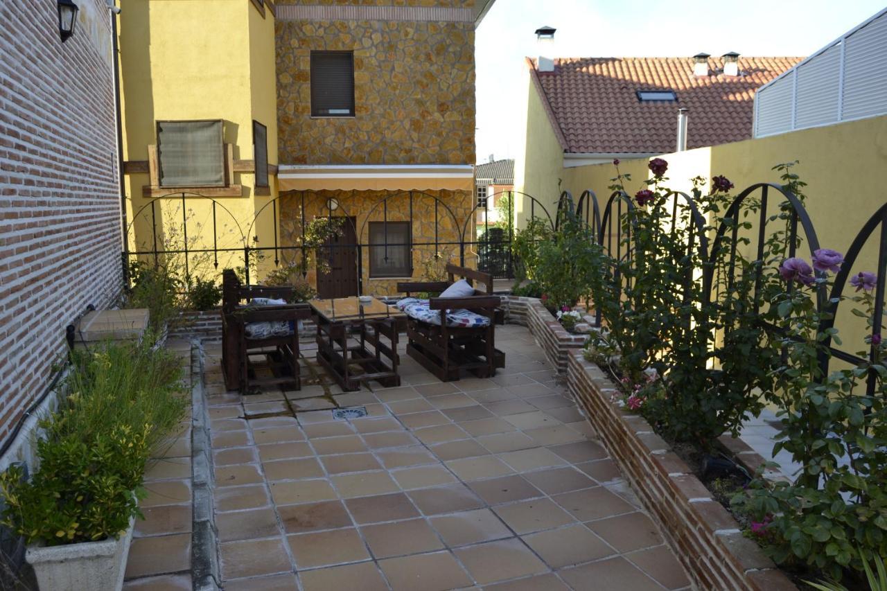 Apartamentos "Casa Rural De Aldea" Aldea del Fresno Екстериор снимка