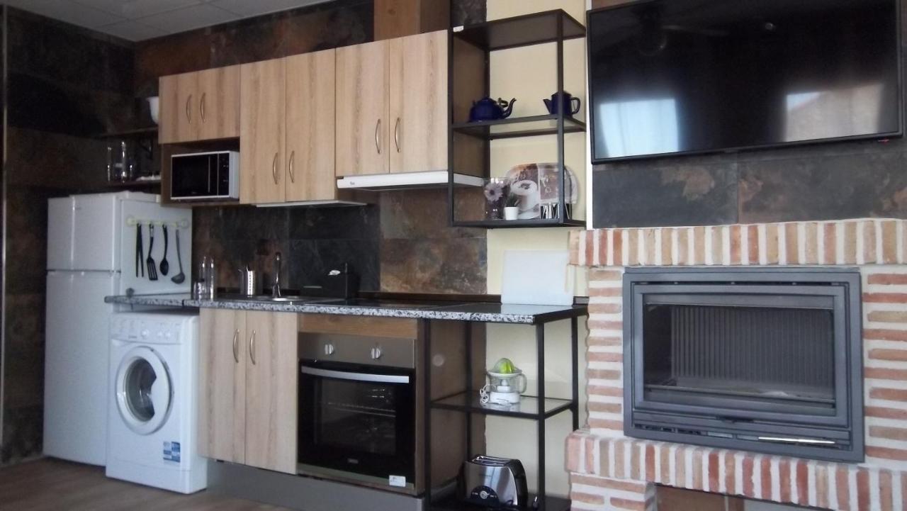 Apartamentos "Casa Rural De Aldea" Aldea del Fresno Екстериор снимка